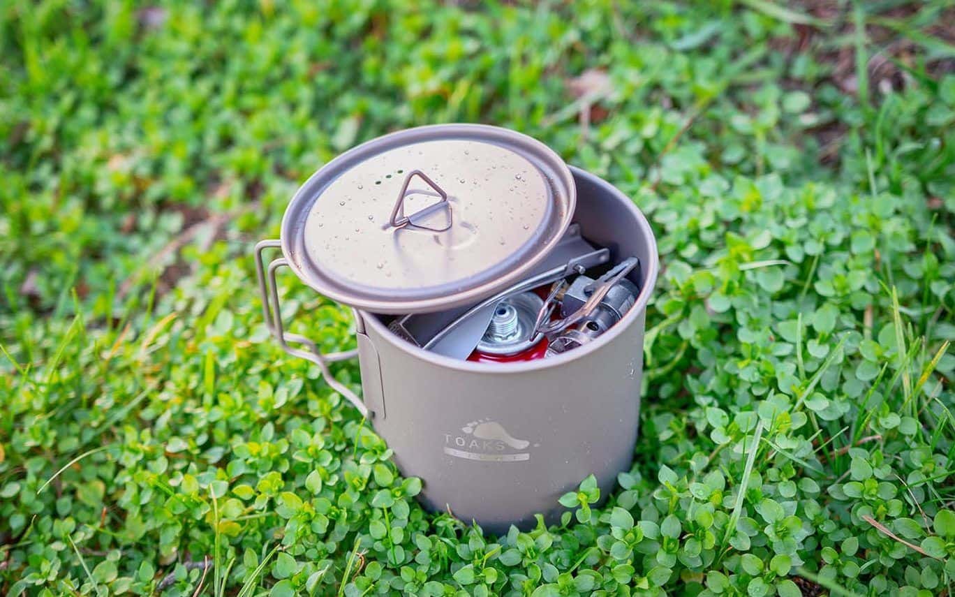 TOAKS LIGHT Titanium 650 ml Pot lifestyle