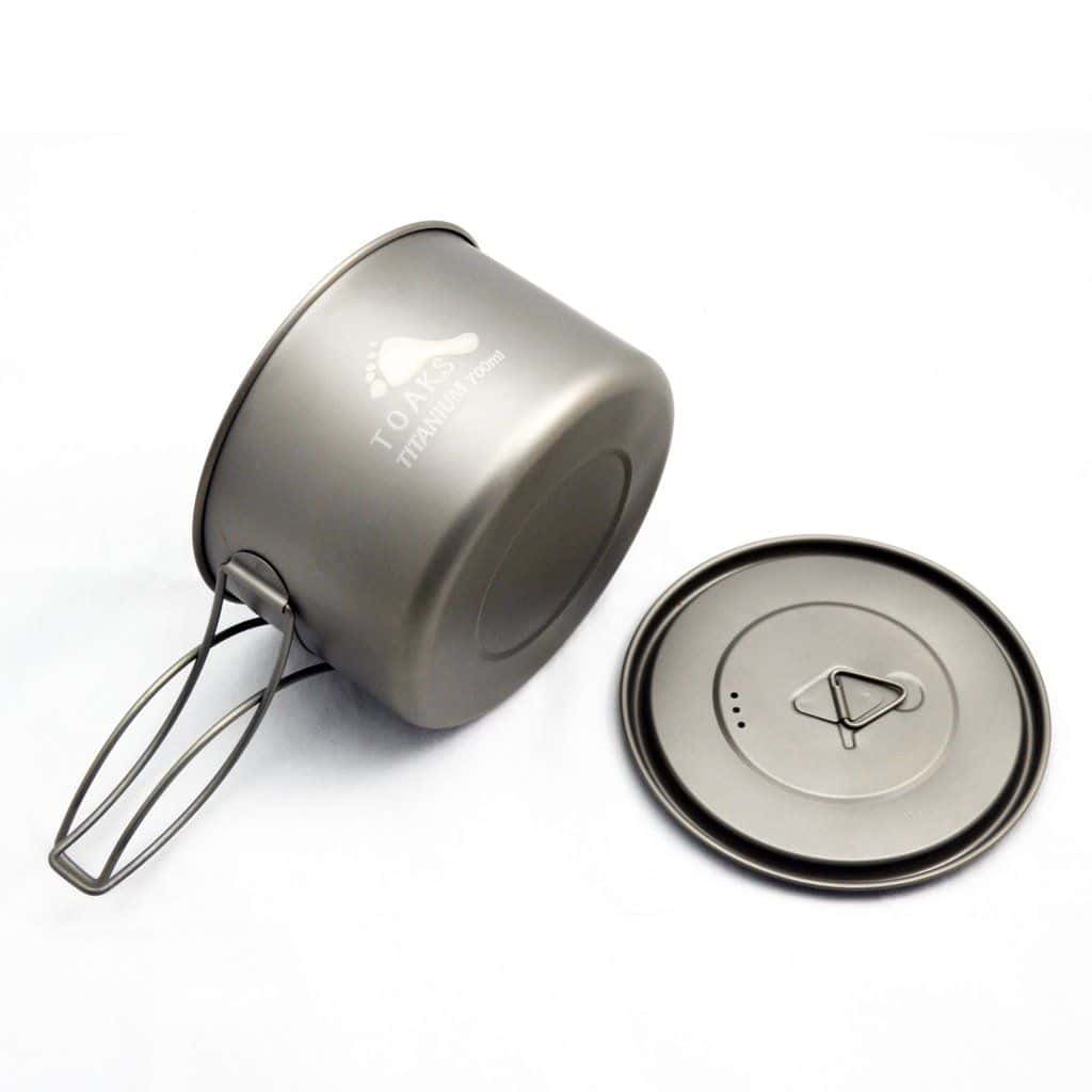 TOAKS LIGHT Titanium 700 ml D115 mm Pot lifestyle