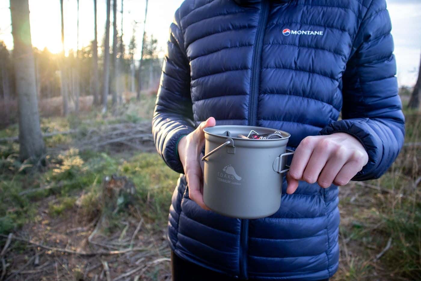 TOAKS Titanium 1100 ml Pot with Bail Handle lifestyle