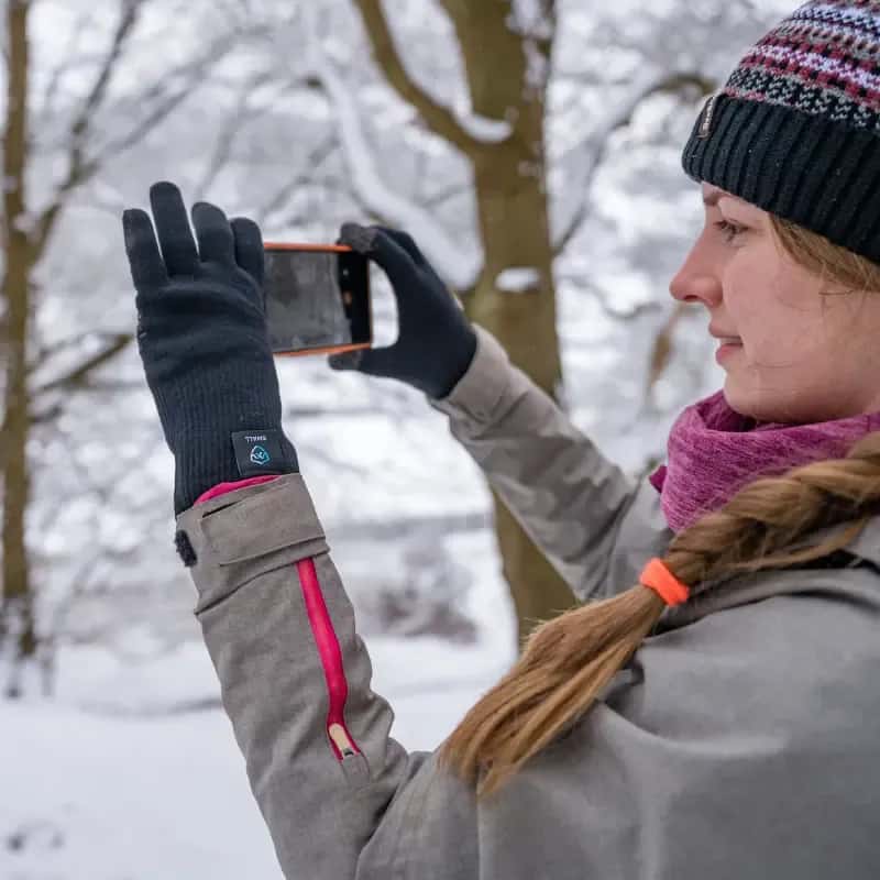 DexShell ThermFit Glove 3.0 lifestyle