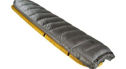 Péřový quilt- Cumulus Quilt 350 v šedé barvě.