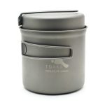 Toaks Pot 1100 Ml With Pan Gray titanium TOAKS camping mug with lid and fold-out side handle, 1100 ml capacity.