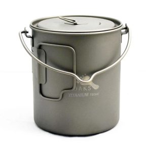 Titanium camping mess tin with folding bail handle and lid, 750 ml capacity