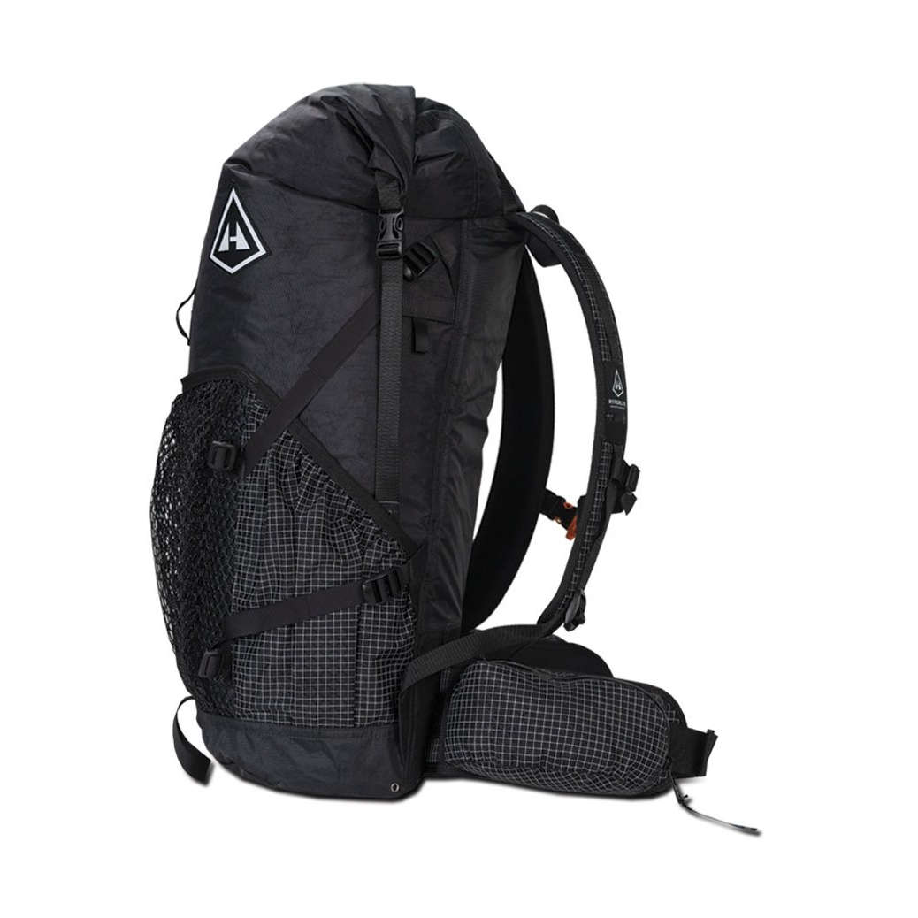 Batoh Hyperlite Mountain Gear 2400 Junction Black - levá boční strana s logem