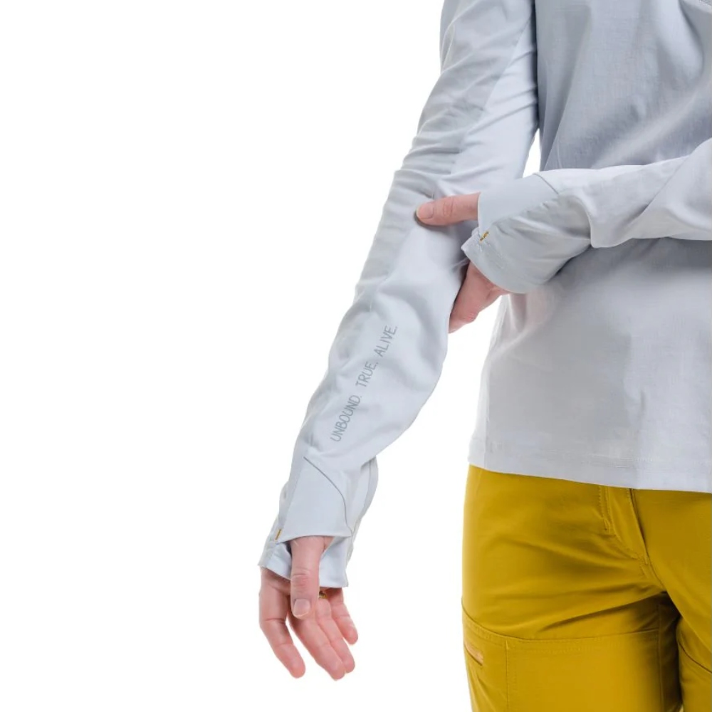 Turbat Maya Hood Trek Wmn Glacier Gray 02