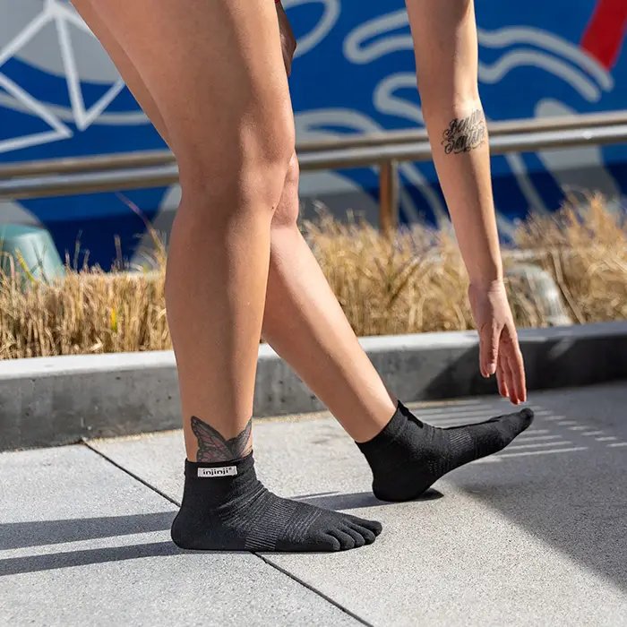 Injinji Run Lightweight MiniCrew Black 06