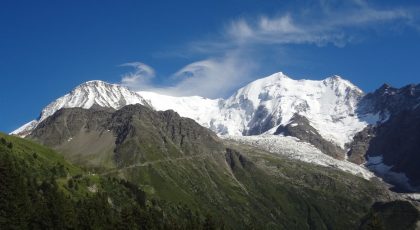 Dálková trasa Tour du Mont Blanc v Alpách